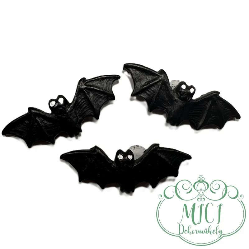 Halloween dekoráció; öntapadós apró figura; DENEVÉR; polyresin; 5*1,5cm