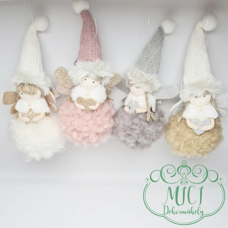 az asztal; vagy a karácsonyfa mellett egyaránt dekorálható.