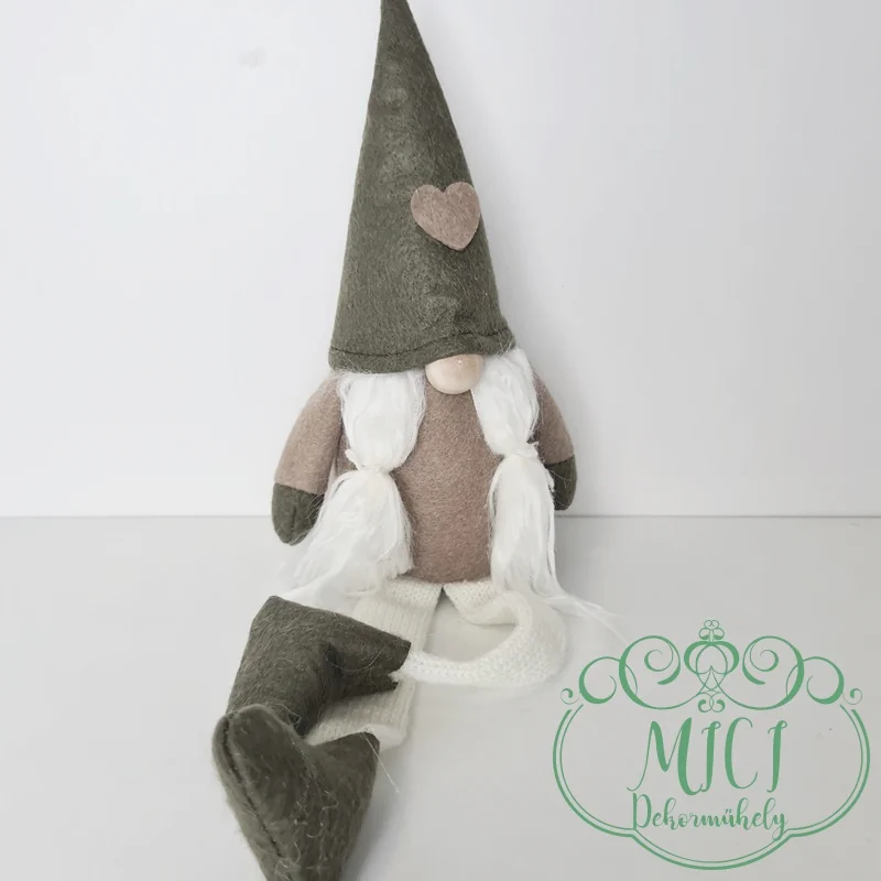 Karácsonyi dekoráció. Textil manó. Ajándék karácsonyra; születésnapra; névnapra. Díszítheted vele otthonod. Téli; ünnepi hangulatot teremthetsz. Az adventi koszorú mellett