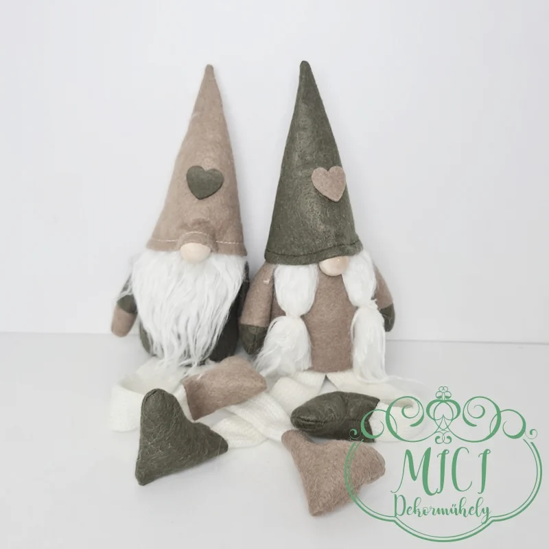 Karácsonyi dekoráció. Textil manó. Ajándék karácsonyra; születésnapra; névnapra. Díszítheted vele otthonod. Téli; ünnepi hangulatot teremthetsz. Az adventi koszorú mellett