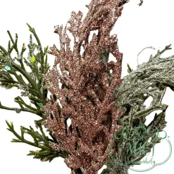 Pick ág; dekorációs ág/ágacska; Csillogó dekorációs alapanyag; Glitteres ágacska; betűzós szárral; virág-leveles csokros jellegű home decor; glitteres/flitteres csillámos ágacskák. Kiegészítője lehet: karácsonyi