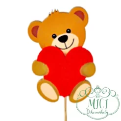 Fehér vessző fészek jellegű koszorúalap. Kiegészítője lehet: ajtókopogtató; koszorú; asztaldísz.