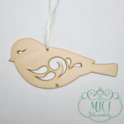 A felakasztható fa dekoráció. Tökéletes ajándék lehet akár születésnapra; névnapra; vagy egyéb különleges alkalomra. De saját lakásod is díszítheted vele. Kiváló home decor termék. Termék méretei: 17