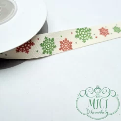 amelyeket dekorációs kellékek készítéséhez használhatunk. Díszíthetünk vele csokrokat