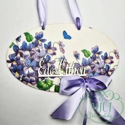 A felakasztható fa tábla. ökéletes ajándék lehet akár születésnapra; névnapra; vagy egyéb különleges alkalomra. De saját lakásod is díszítheted vele. Kiváló home decor termék. Édes otthon felirattal. Ovális