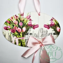 A felakasztható fa tábla. ökéletes ajándék lehet akár születésnapra; névnapra; vagy egyéb különleges alkalomra. De saját lakásod is díszítheted vele. Kiváló home decor termék. Édes otthon felirattal. Ovális