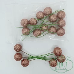 Csillogó dekorációs alapanyag; csillám golyó;  Kiegészítője lehet: karácsonyi