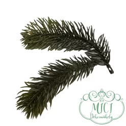 Ezekkel a zöld növény részekkel; levelekkel; ágacskákkal feldobhatod koszorúidat