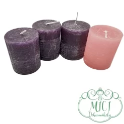 A gyertyák a karácsonyi készülődés elengedhetetlen kellékei. Karácsonyi