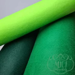 100% poliester összetételűek. Vastagságuk 1-1