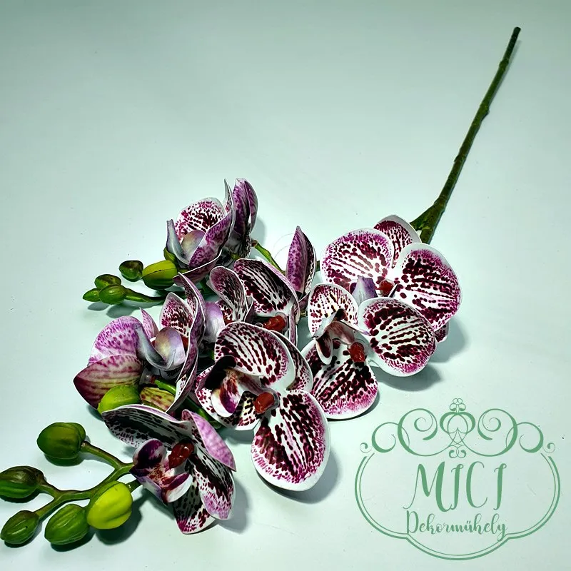 Élethű Orchdea ág. Kiegészítője lehet: csokor