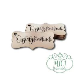 Egyedi fa tábla; kiegészítője lehet otthonod dekorációjának; asztaldísznek; koszorúnak; ajtó kopogtatónak; egyéb dekorációs termékeknek