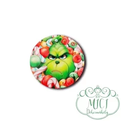 Egyedi karácsonyi GRINCS-es fa tábla; kiegészítője lehet karácsonyi/ünnepi asztaldísznek; koszorúnak; ajtó kopogtatónak; egyéb dekorációs termékeknek. Felhasználhatod akár hűtőmágnes készítéséhez is.