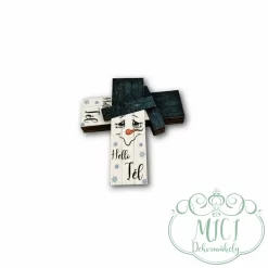 Egyedi fa tábla; kiegészítője lehet karácsonyi asztaldísznek; koszorúnak; ajtó kopogtatónak; adventi dekorációnak; egyéb dekorációs termékeknek.