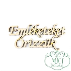 Egyedi fa tábla; kiegészítője lehet sírdisznek; koszorúnak; egyéb kegyeleti termékeknek.