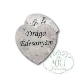 Egyedi fa tábla; kiegészítője lehet sírdisznek; koszorúnak; egyéb kegyeleti termékeknek.