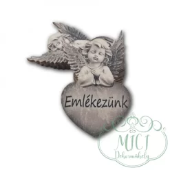 Egyedi fa tábla; kiegészítője lehet sírdisznek; koszorúnak; egyéb kegyeleti termékeknek.