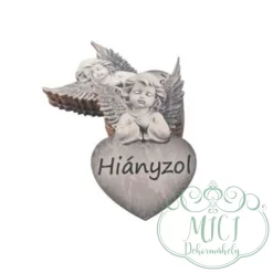 Egyedi fa tábla; kiegészítője lehet sírdisznek; koszorúnak; egyéb kegyeleti termékeknek.