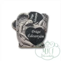 Egyedi fa tábla; kiegészítője lehet sírdisznek; koszorúnak; egyéb kegyeleti termékeknek.