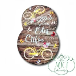 Egyedi fa tábla; kiegészítője lehet tavaszi/húsvéti asztaldísznek; koszorúnak; ajtó kopogtatónak; egyéb dekorációs termékeknek. Felhasználhatod akár hűtőmágnes készítéséhez is.