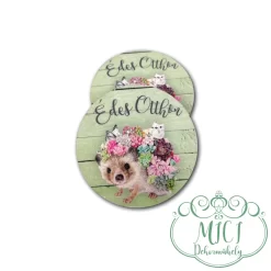 Egyedi fa tábla; kiegészítője lehet tavaszi/húsvéti asztaldísznek; koszorúnak; ajtó kopogtatónak; egyéb dekorációs termékeknek. Felhasználhatod akár hűtőmágnes készítéséhez is.