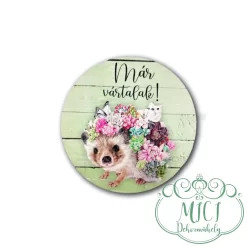 Egyedi fa tábla; kiegészítője lehet tavaszi/húsvéti asztaldísznek; koszorúnak; ajtó kopogtatónak; egyéb dekorációs termékeknek. Felhasználhatod akár hűtőmágnes készítéséhez is.